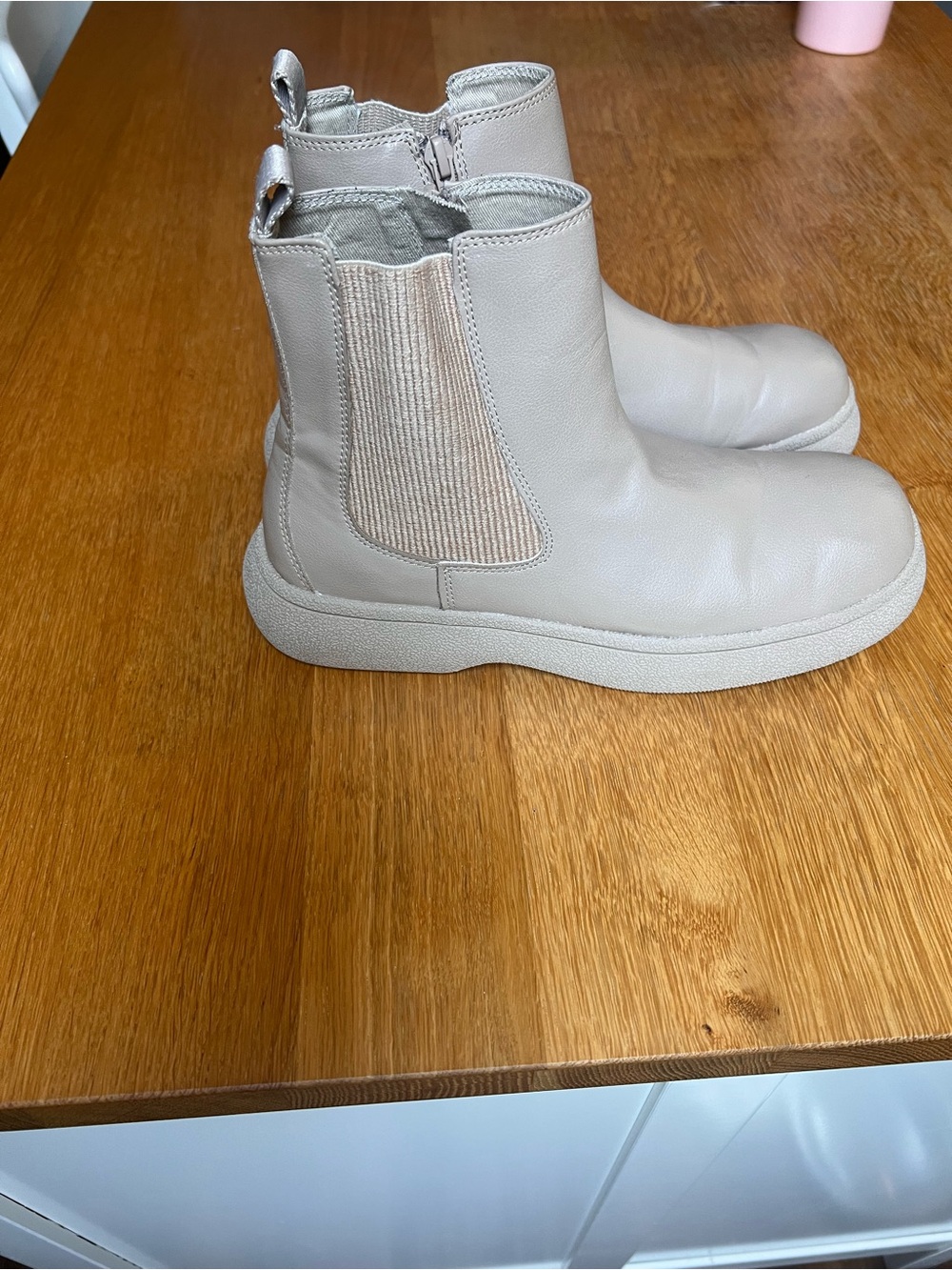 Zara Women's Light Beige Chelsea Ankle Boots